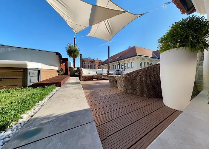 Sky Luxury Apartment